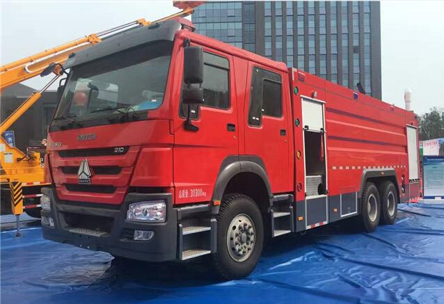 重汽雙橋16噸泡沫消防車(國五)|豪沃后八輪水罐泡沫聯(lián)用消防車|大型泡沫消防車價(jià)格廠家直銷15271311188